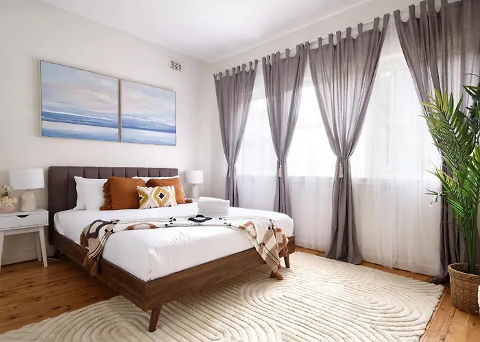 JLs Bondi Escape - New listing